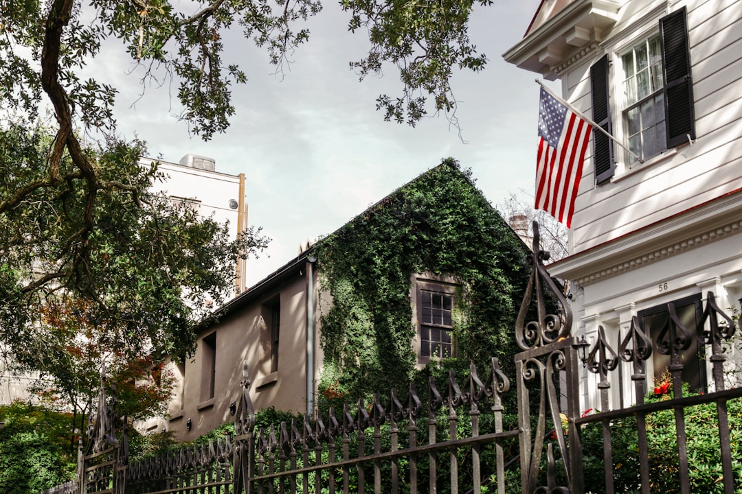 You are currently viewing Savannah’s ‘Nicest Part’: Is it What They *Want* You to Think? (Real Estate Truth Bombs)