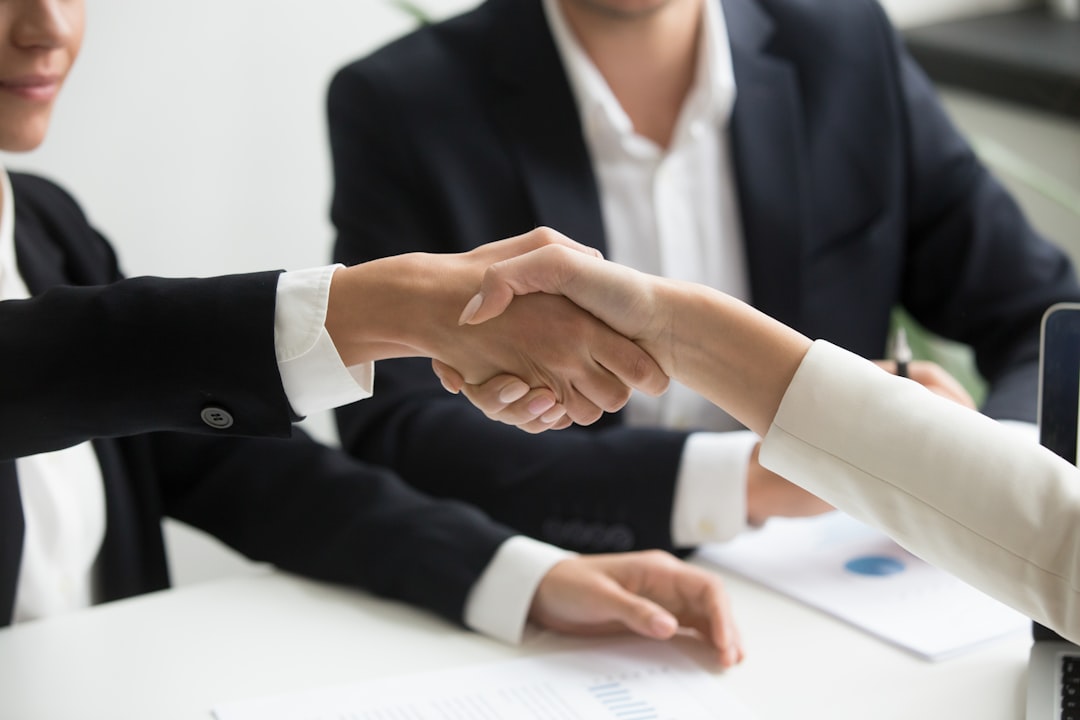 You are currently viewing Understanding Real Estate Agent Commissions: A Guide to Fees vs. Value